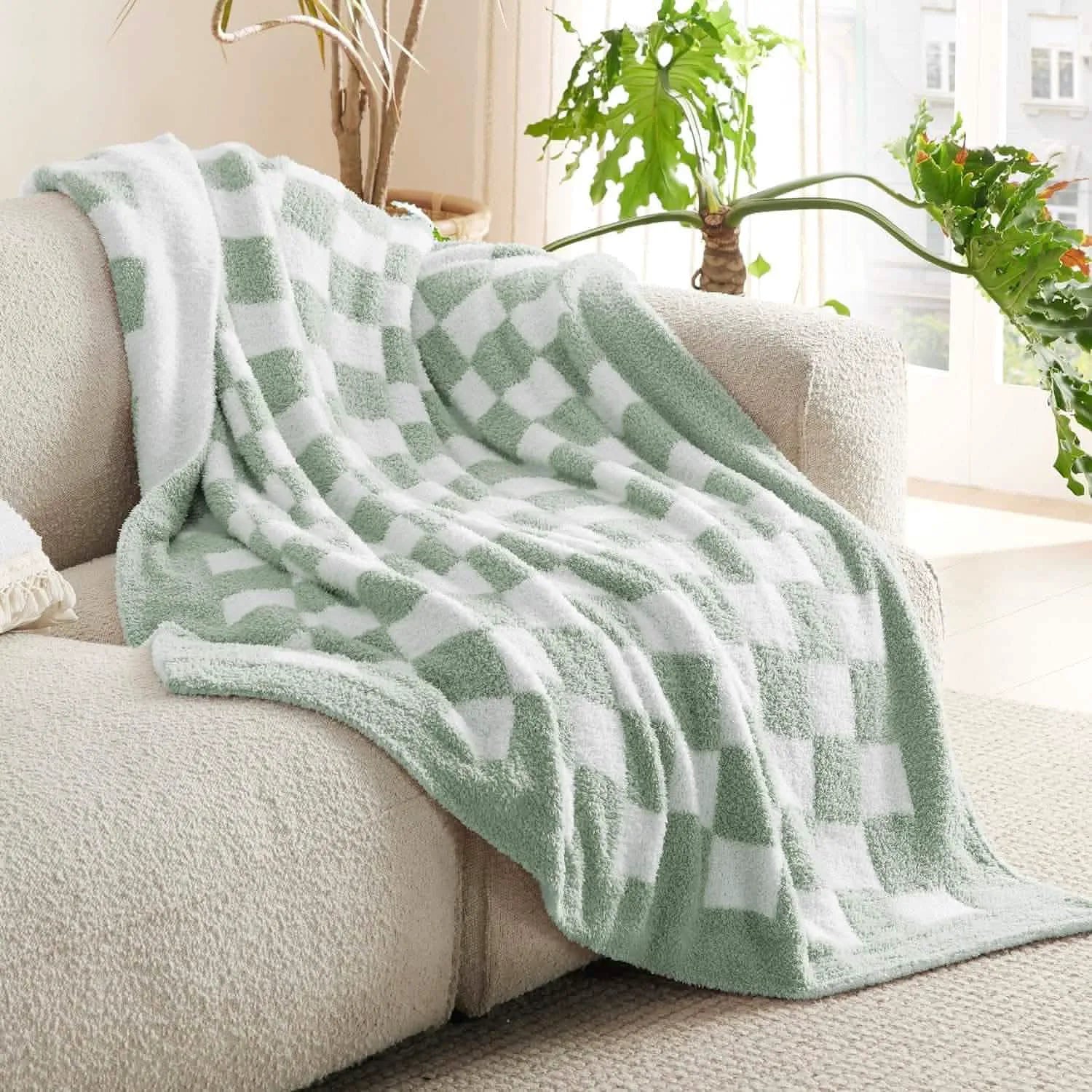 Ultra-Soft Reversible Checkered Blanket