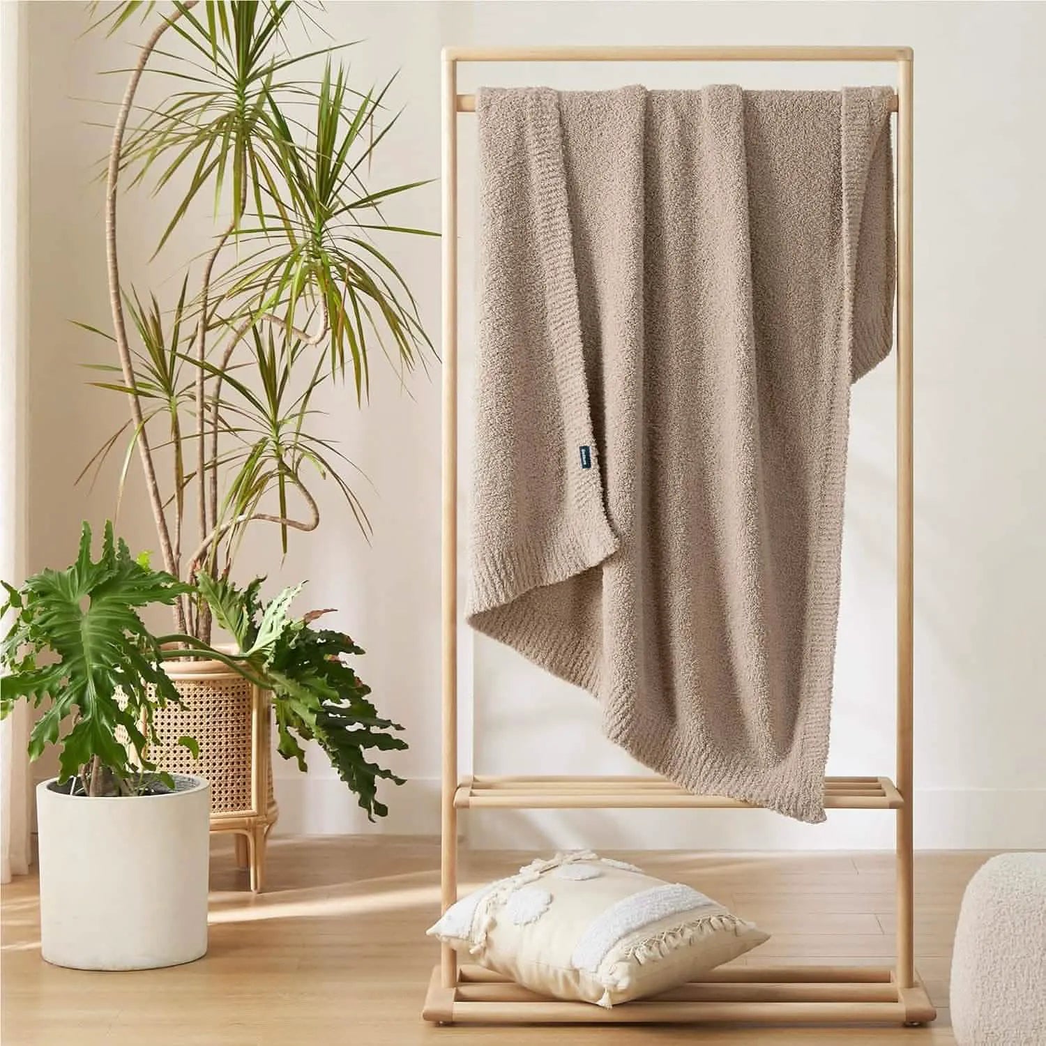Ultra-Soft Reversible Checkered Blanket