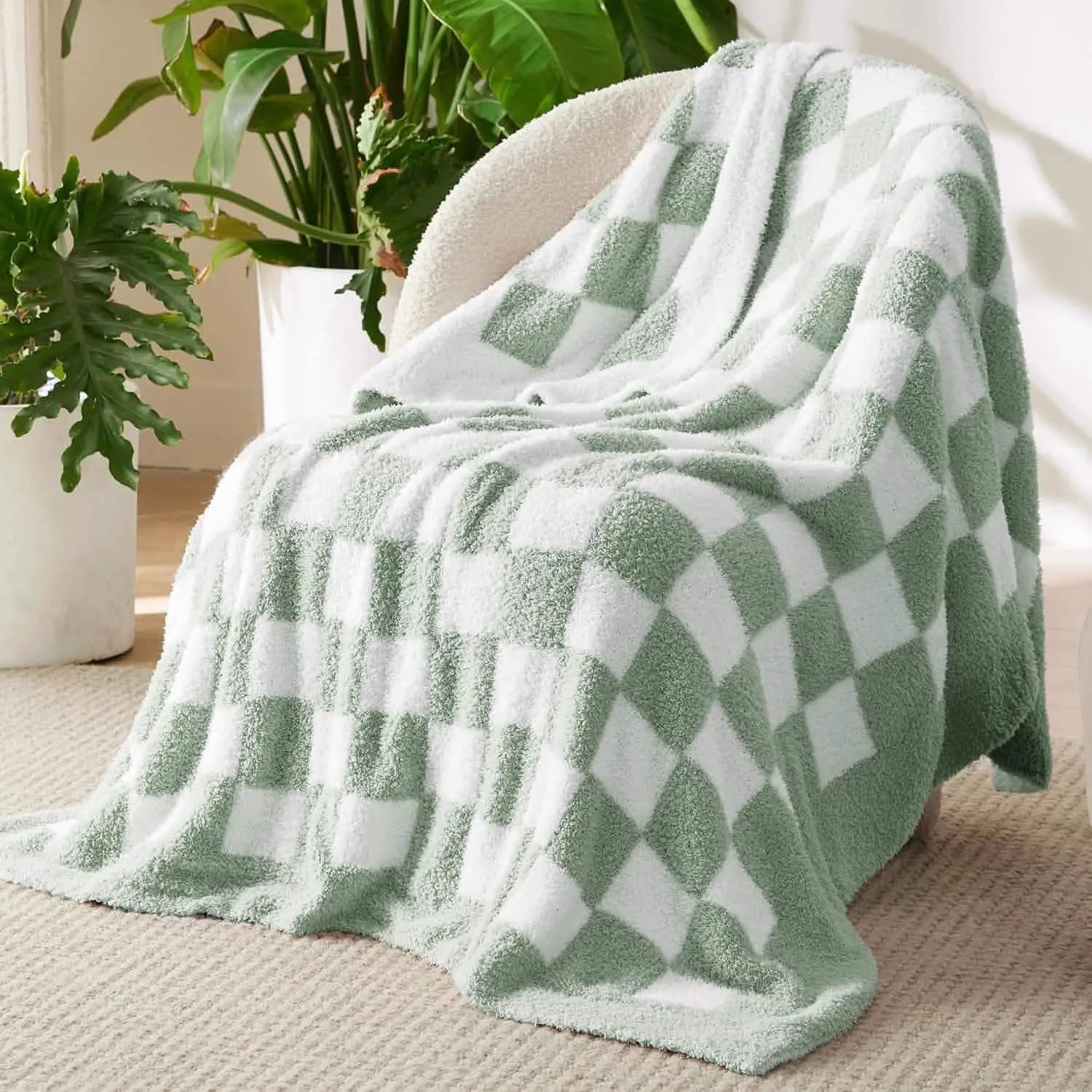 Ultra-Soft Reversible Checkered Blanket