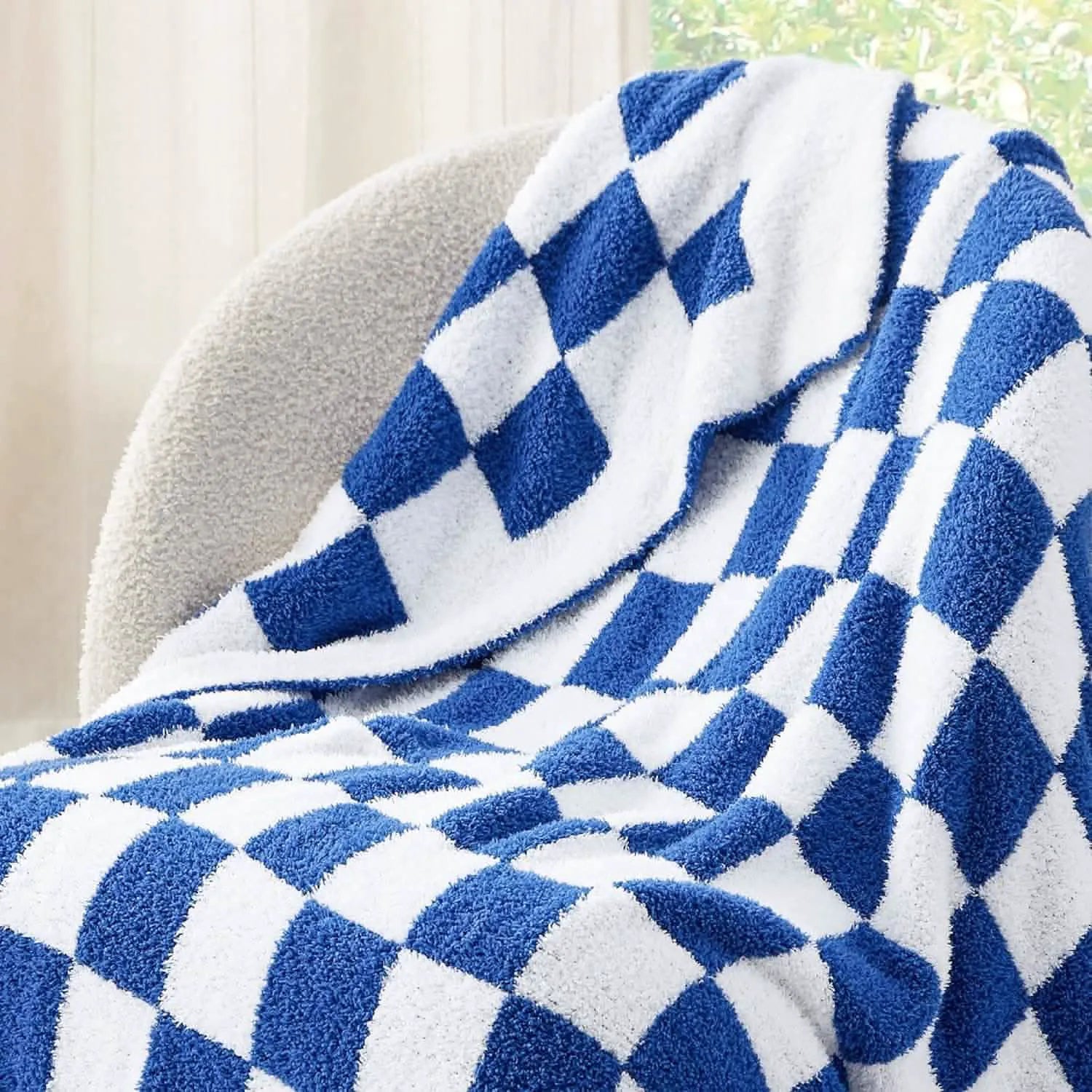 Ultra-Soft Reversible Checkered Blanket