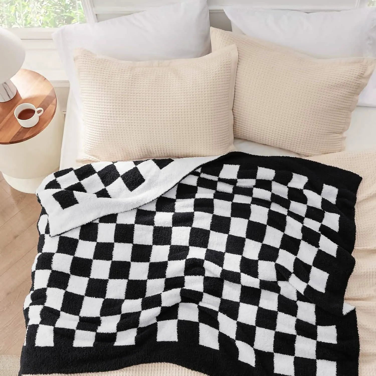 Ultra-Soft Reversible Checkered Blanket