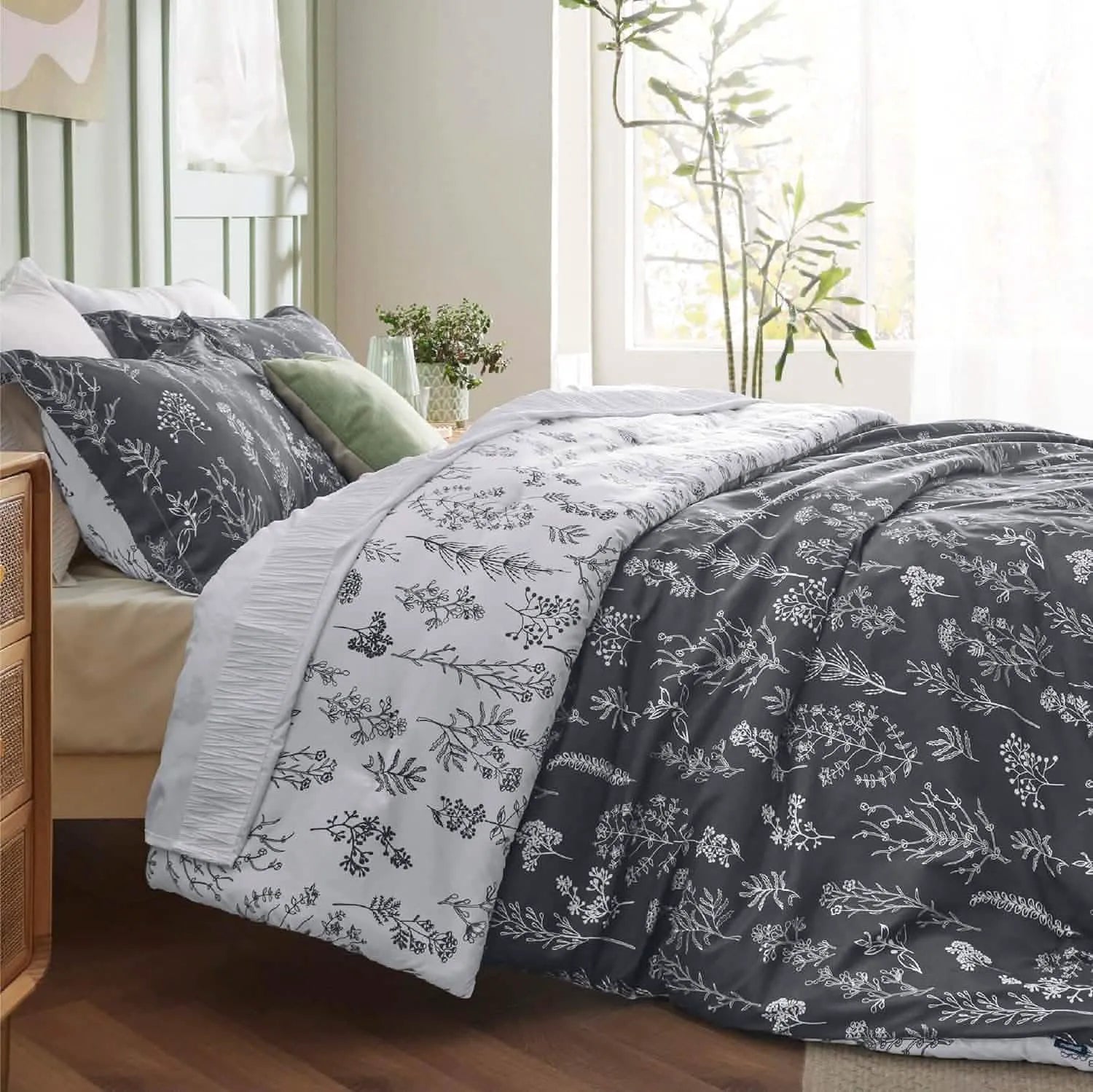 Reversible Floral Duvet Cover Set