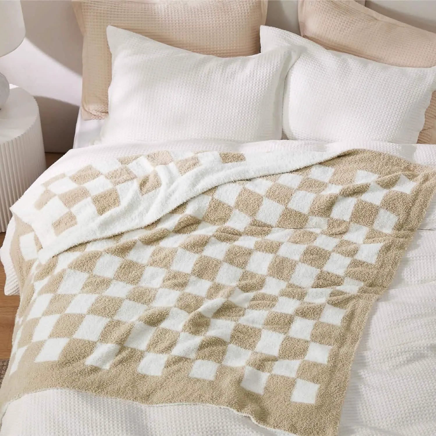 Ultra-Soft Reversible Checkered Blanket