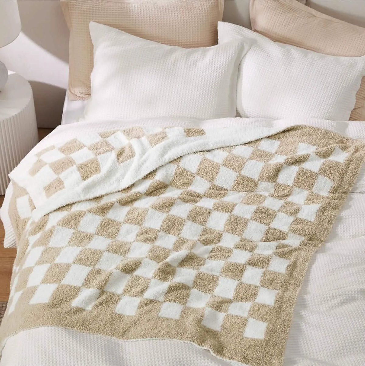 Ultra-Soft Reversible Checkered Blanket