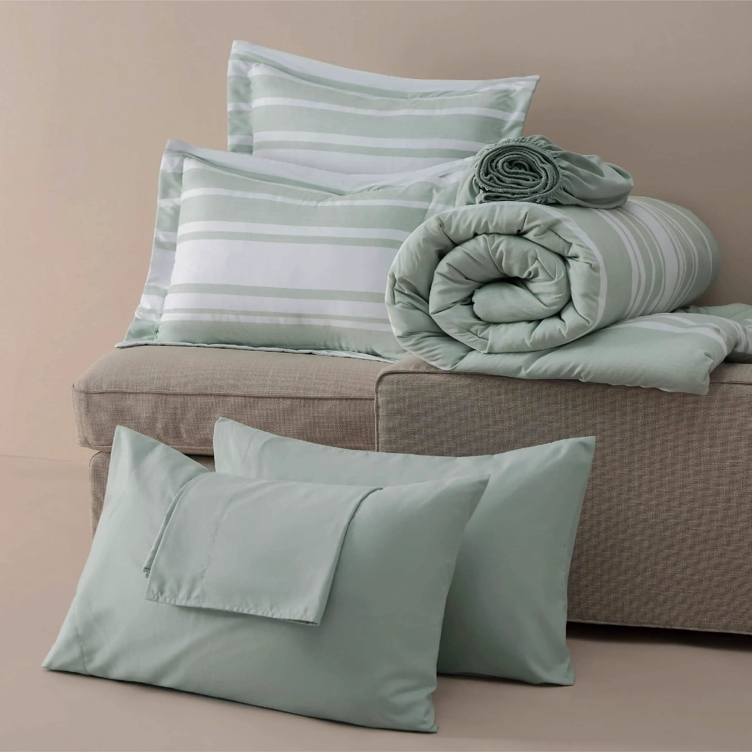 Reversible Cationic Dyed Bed-in-a-Bag