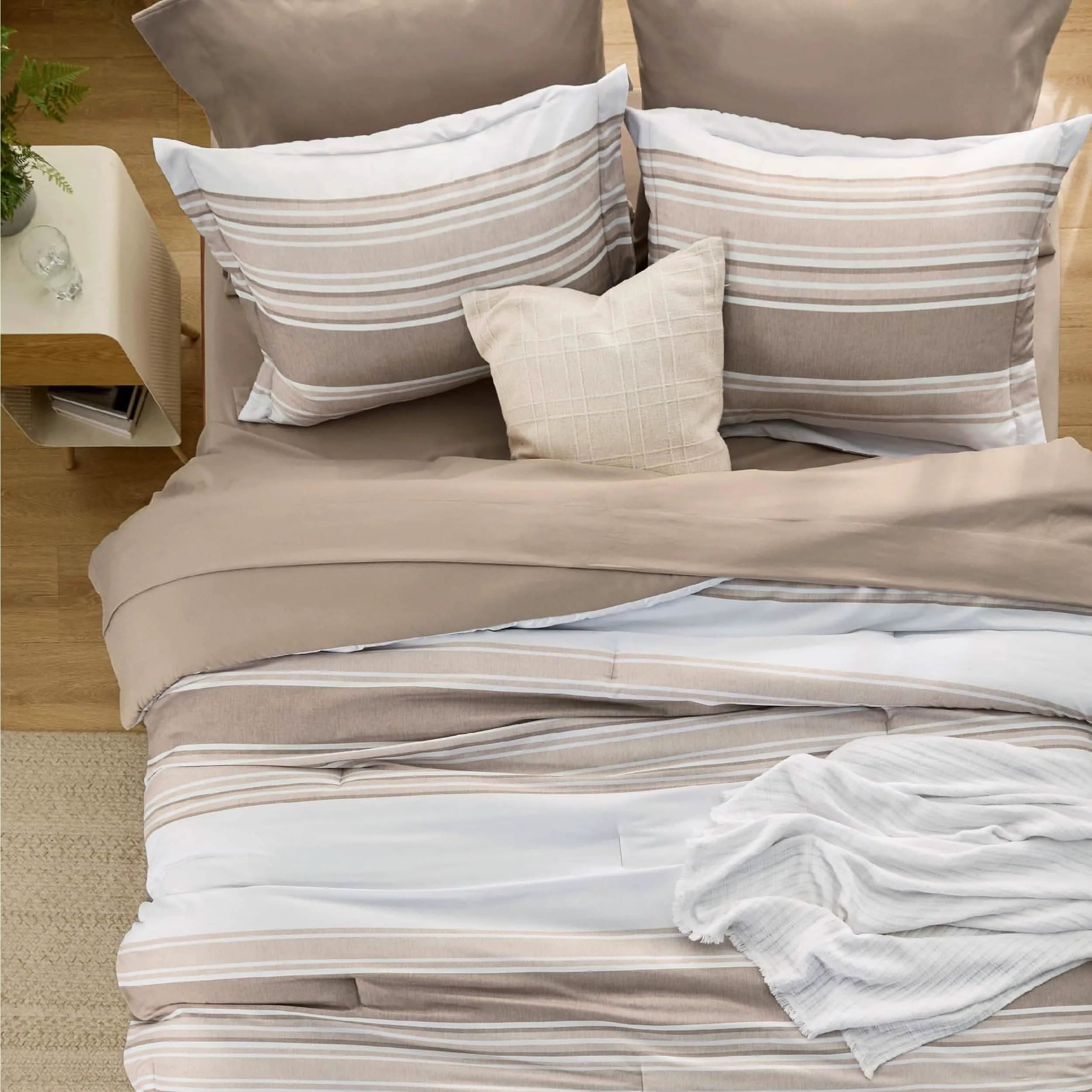 Reversible Cationic Dyed Bed-in-a-Bag