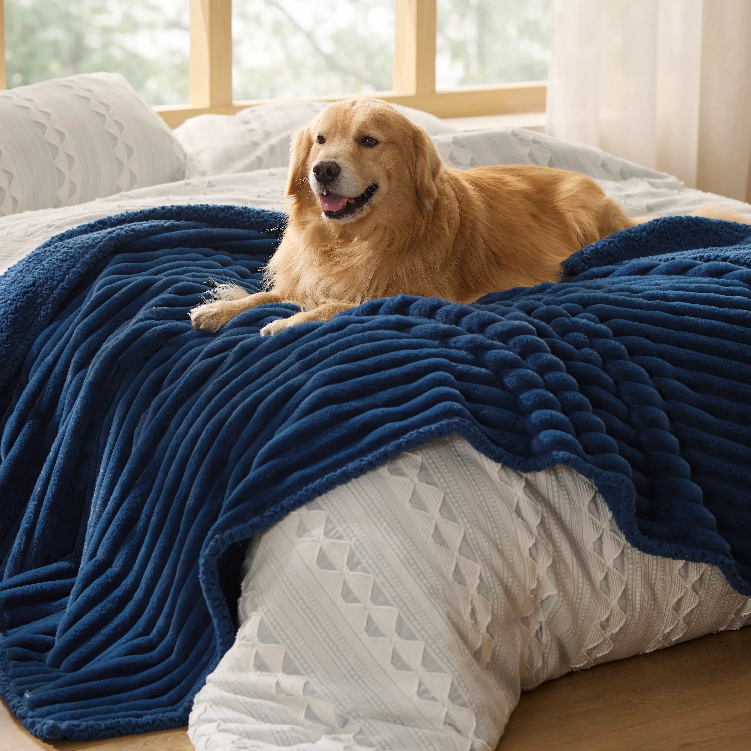 ComfyFleece™ Waterproof Pet Blanket