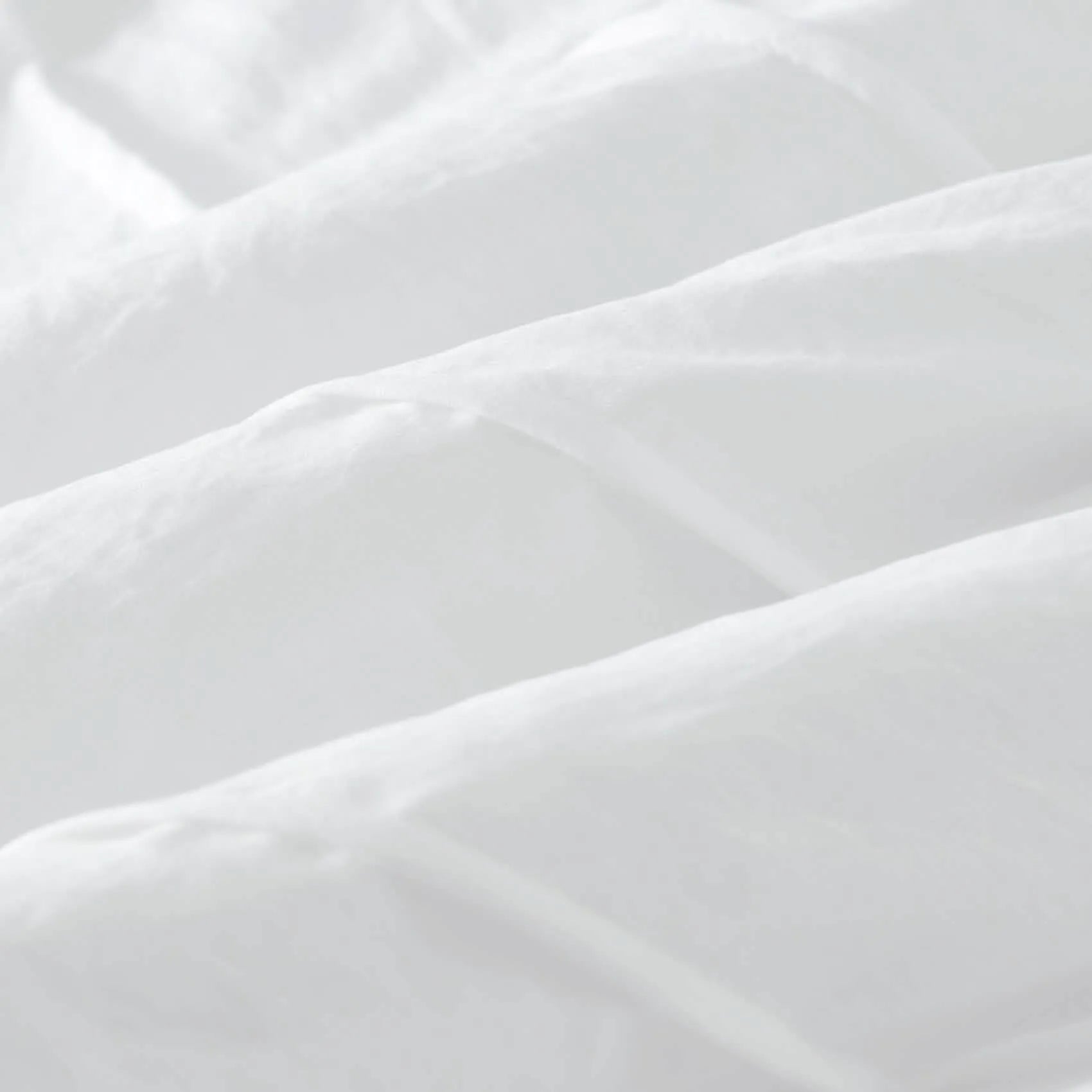Pinch Pleat Comforter Set