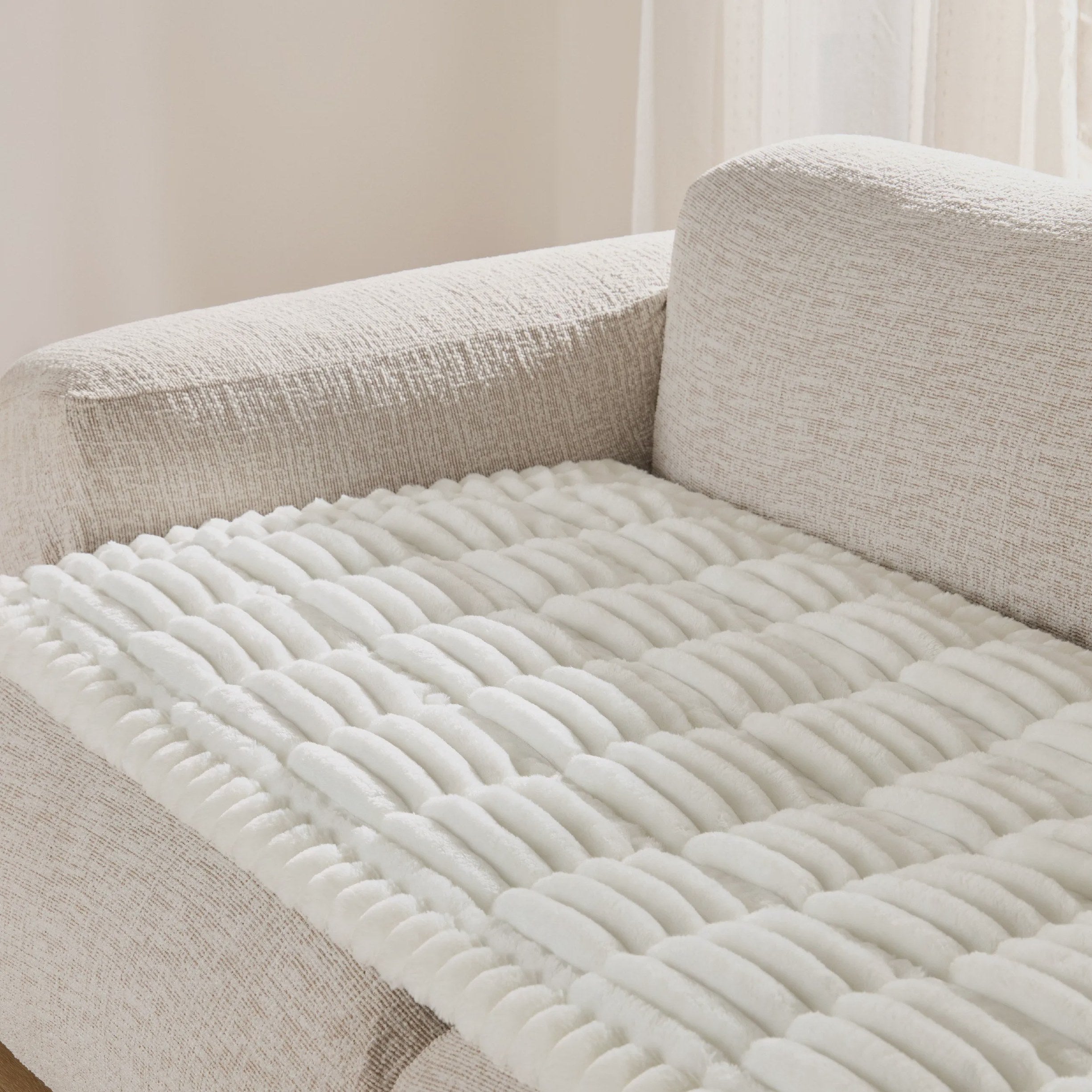 ComfyFleece™ Pet Sofa Cover