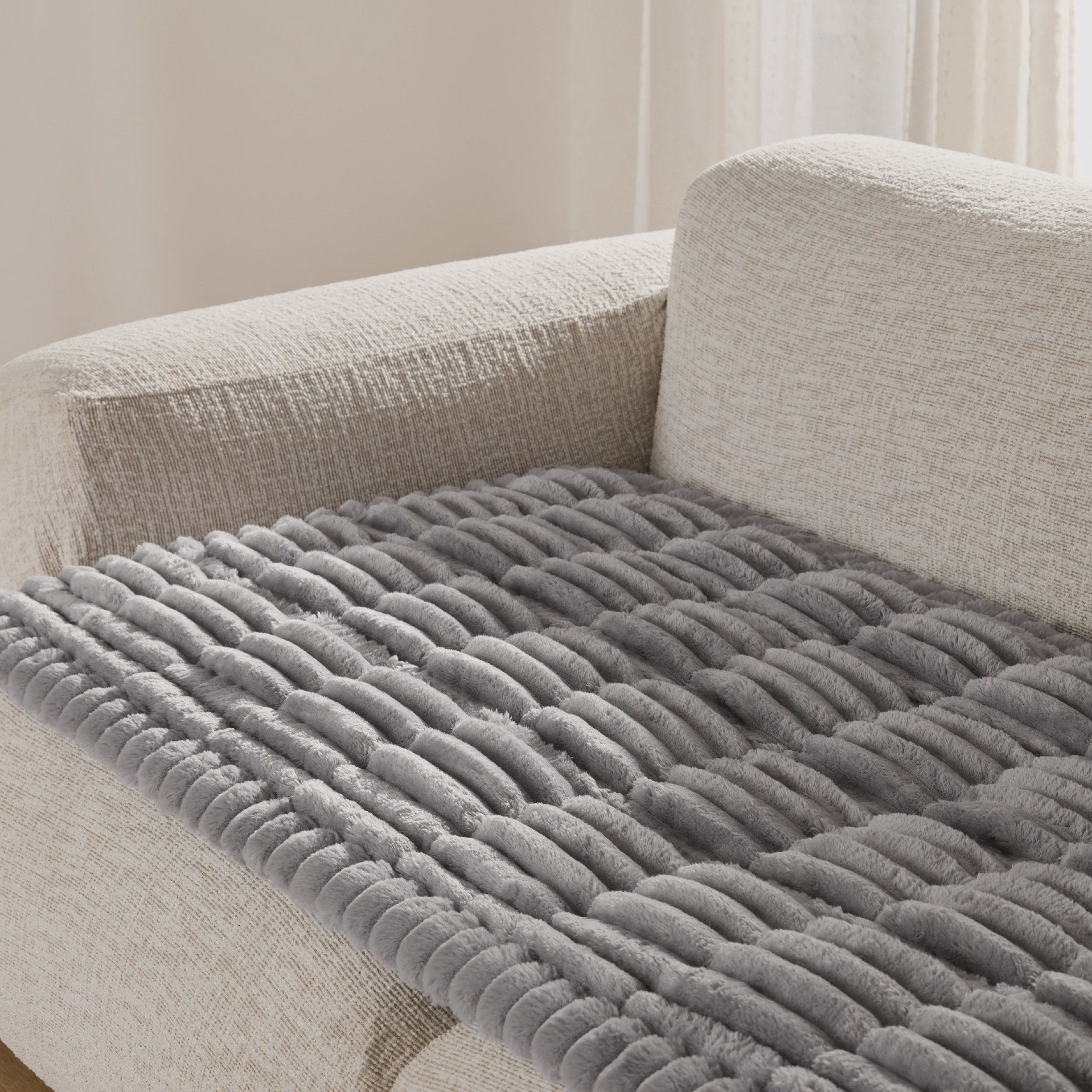 ComfyFleece™ Pet Sofa Cover