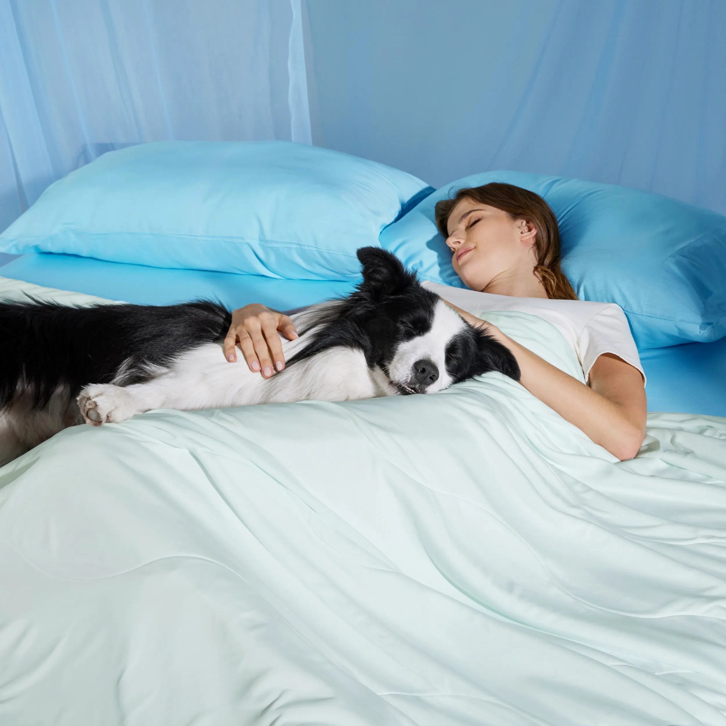 Cooling & Breathable Lightweight Pet Blanket