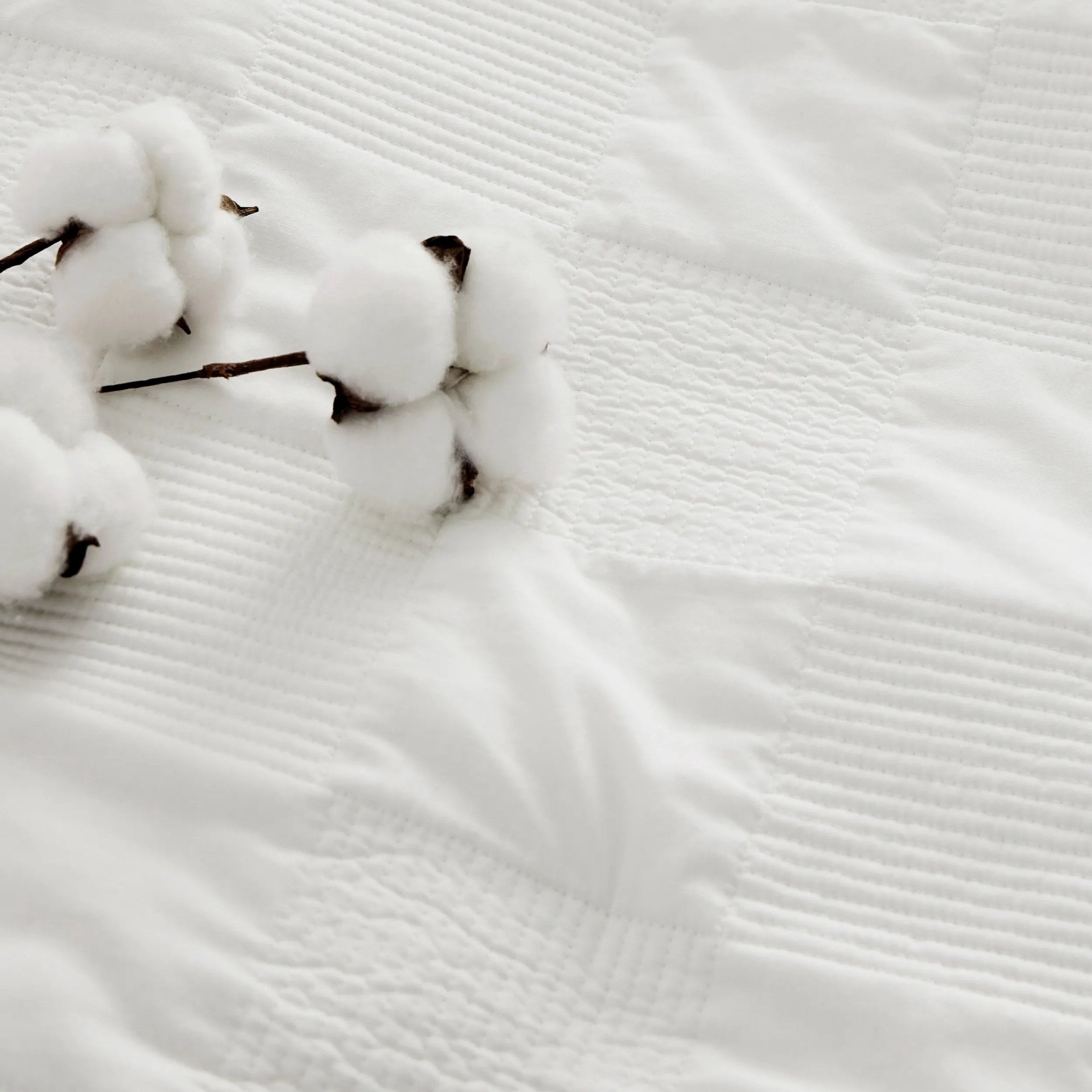 Cotton Checkered Quilt Set