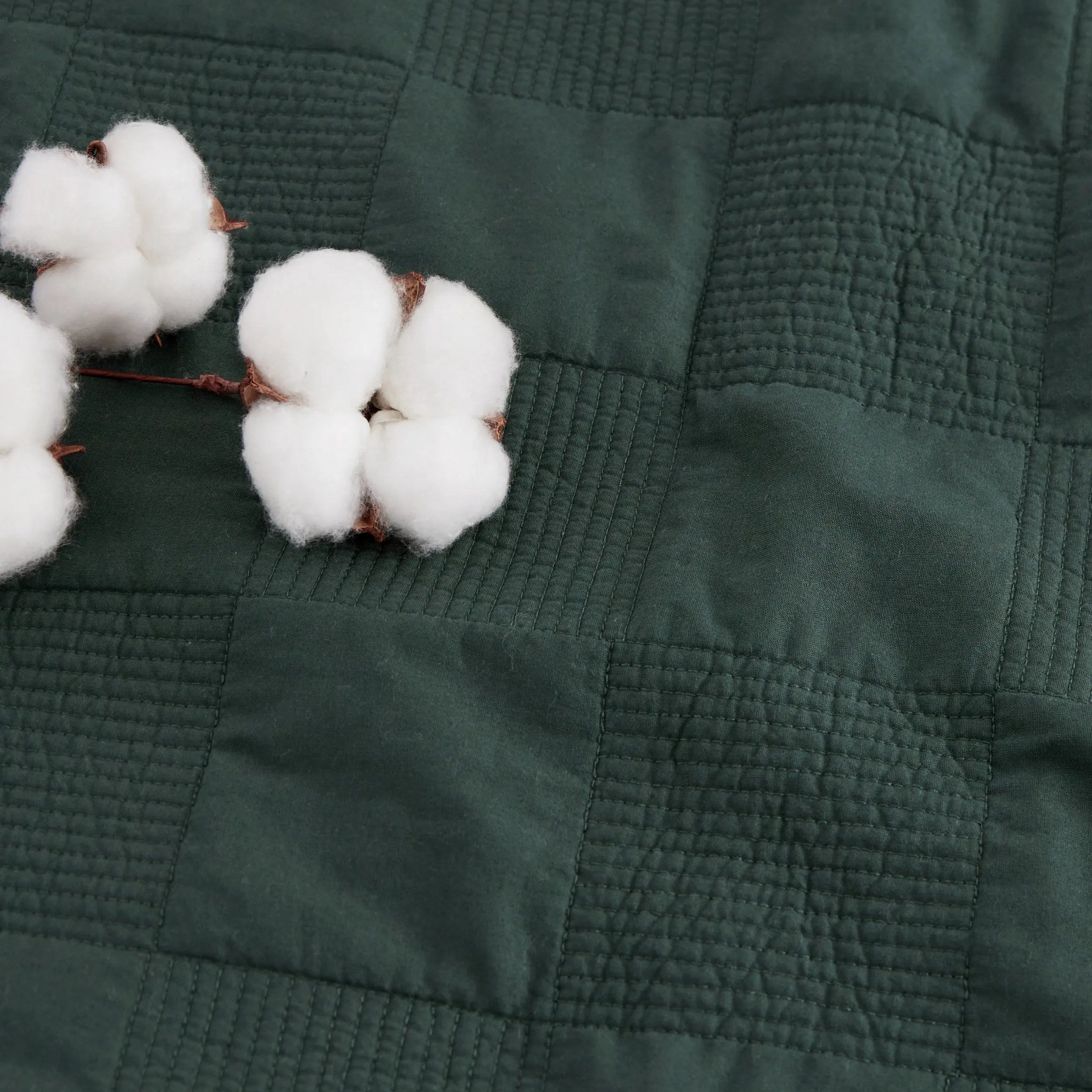Cotton Checkered Quilt Set